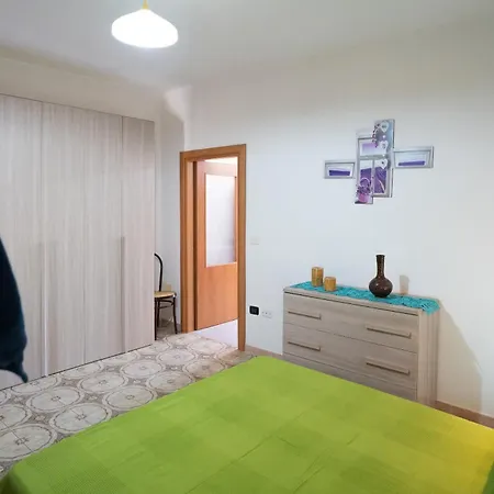 Casa Gino A 70 Mt Dalla Di